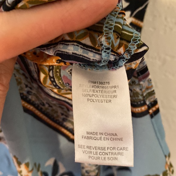 Small flowy top - Picture 8 of 8